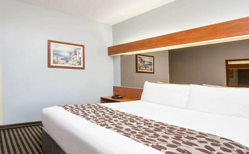 Гостиница Microtel Inn & Suites by Wyndham Garland/Dallas в Гарлэнде