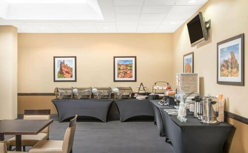 Гостиница Wyndham Garden Texarkana в Тексаркане