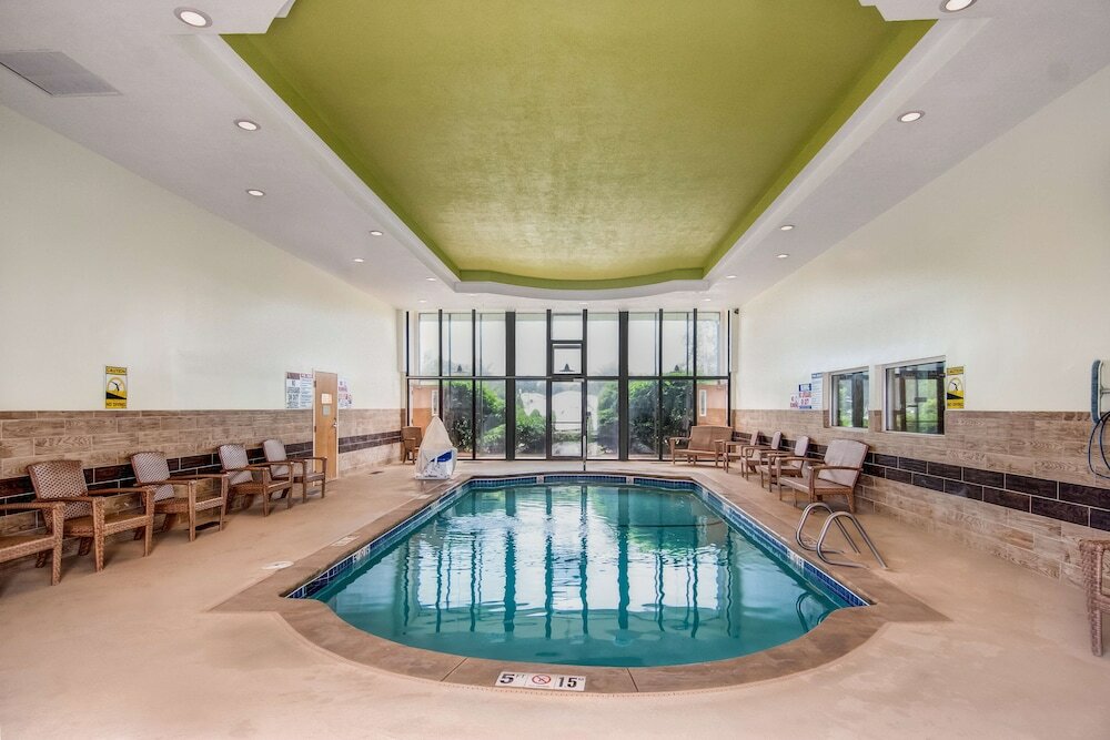 Фото Best Western Plus The Inn at Hampton