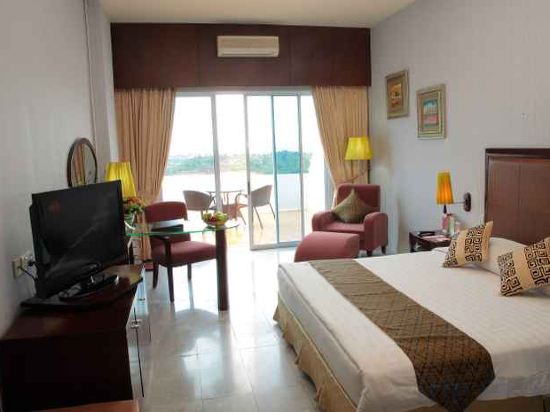 Фото Crown Vista Hotel