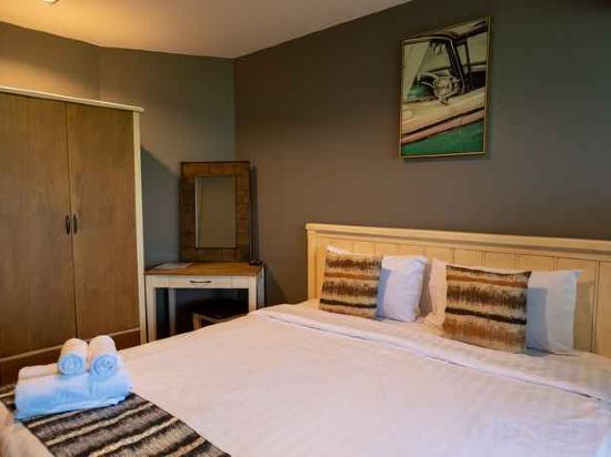 Фото Anandpura Riverside Hotel