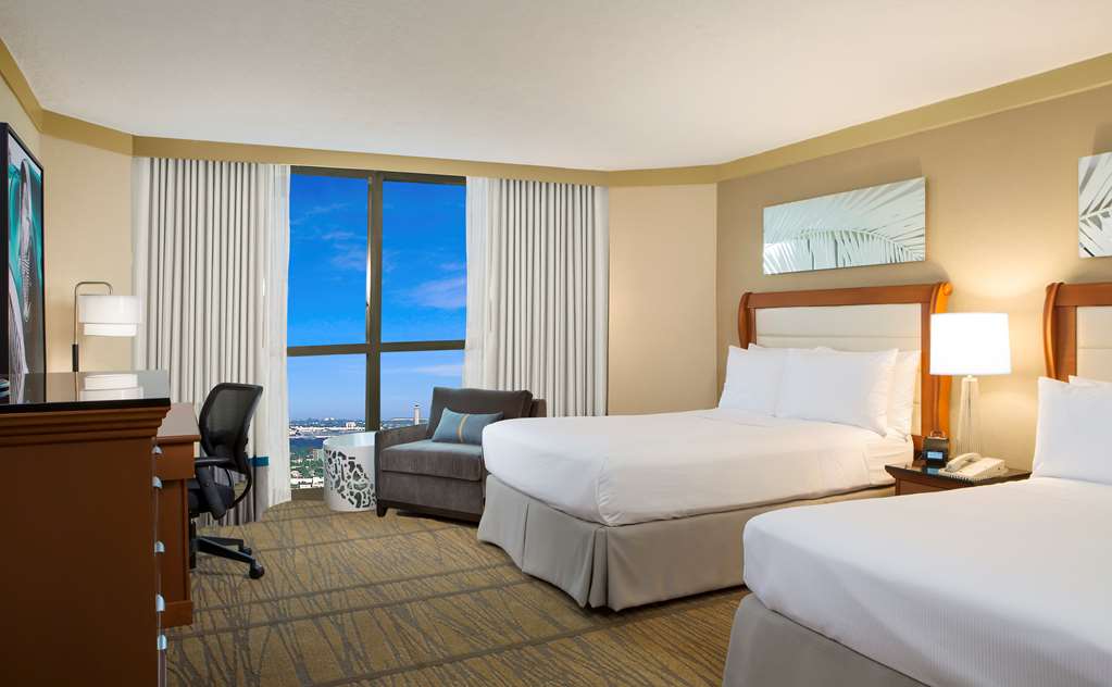Фото Doubletree by Hilton Hotel Miami Airport & Convention Center
