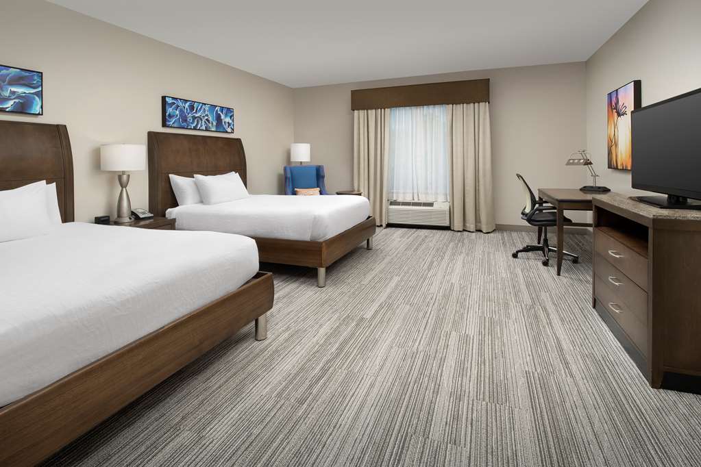 Фото Hilton Garden Inn Charlotte Airport