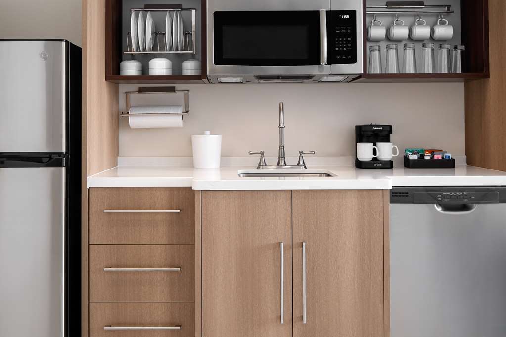 Фото Home2 Suites by Hilton Des Moines at Drake University