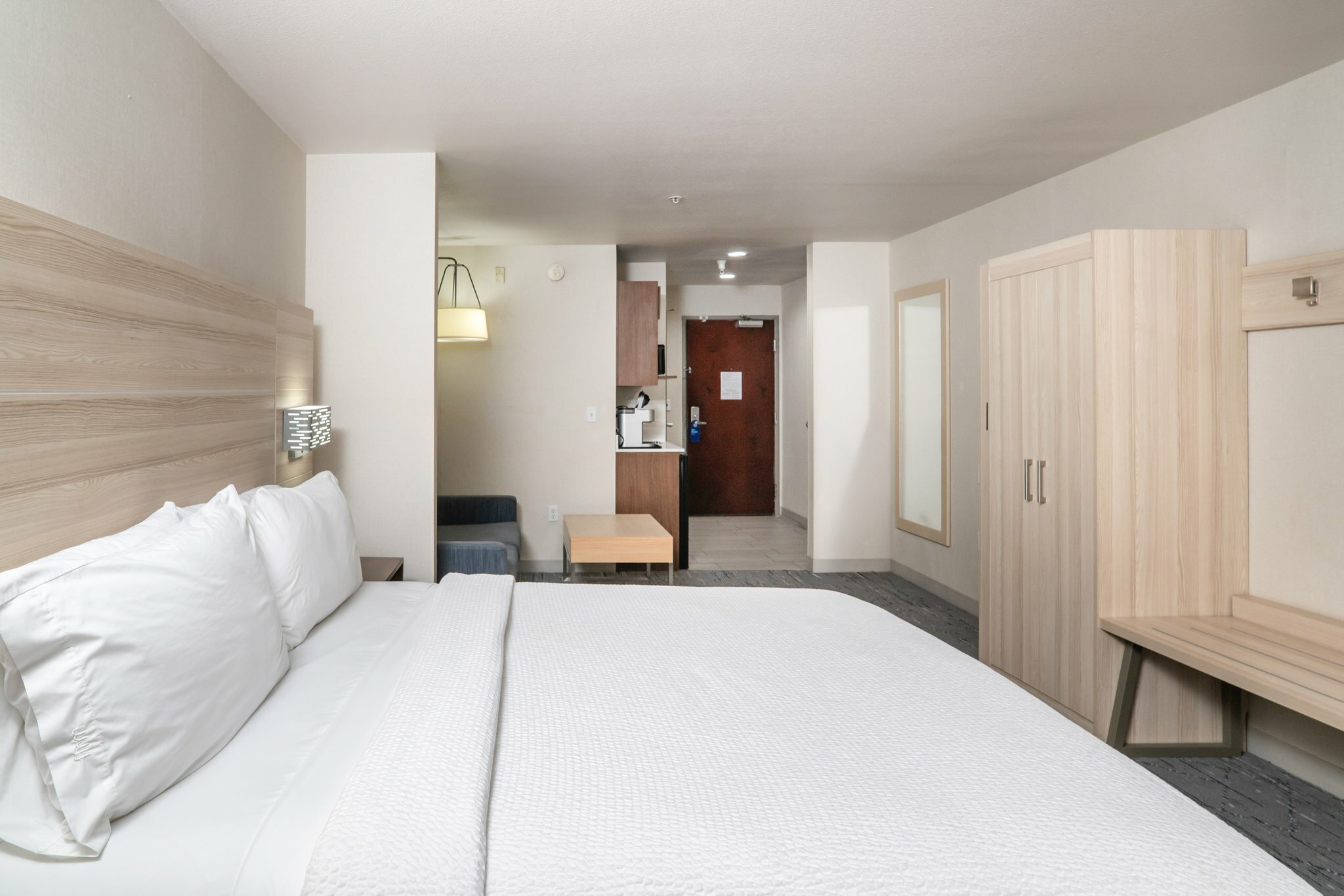 Фото Holiday Inn Express & Suites San Diego Otay Mesa