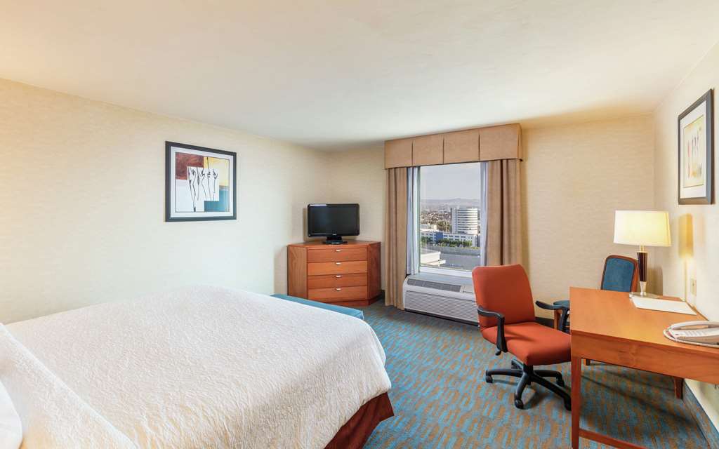 Фото Hampton Inn by Hilton-Queretaro Tecnologico