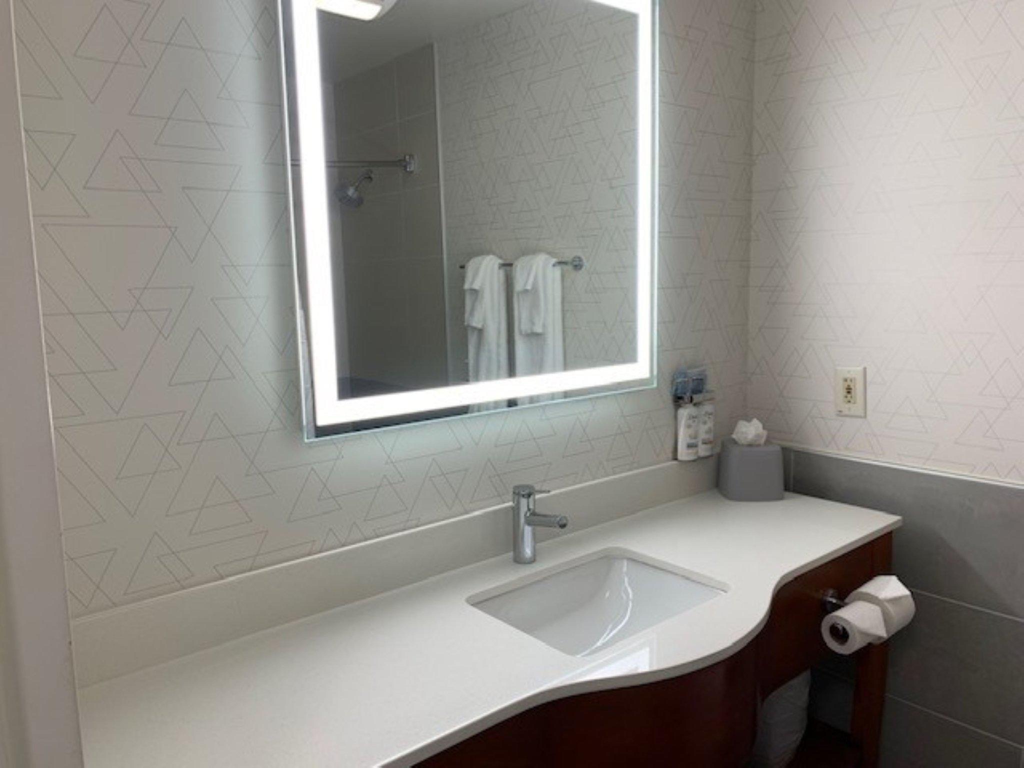 Фото Holiday Inn Express Akron Nw - Fairlawn, an Ihg Hotel