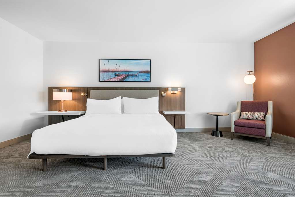 Фото Hilton Garden Inn Suffolk Riverfront