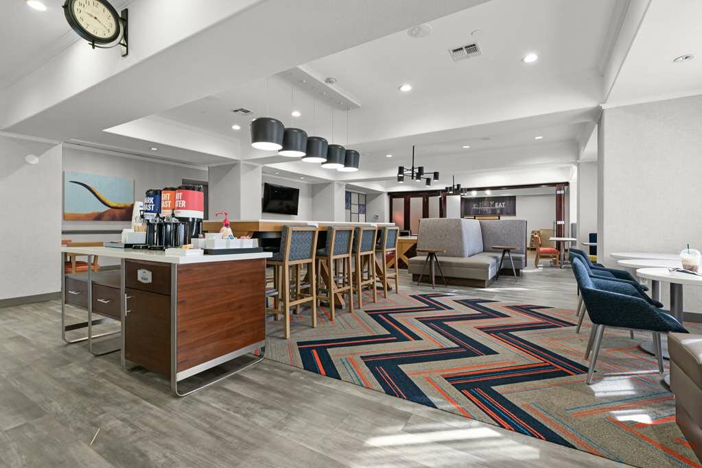 Фото Hampton Inn Seguin