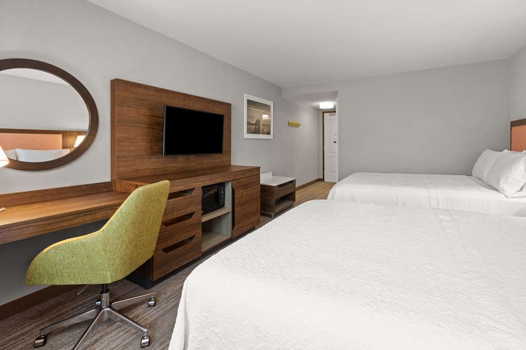 Фото Hampton Inn & Suites Burlington