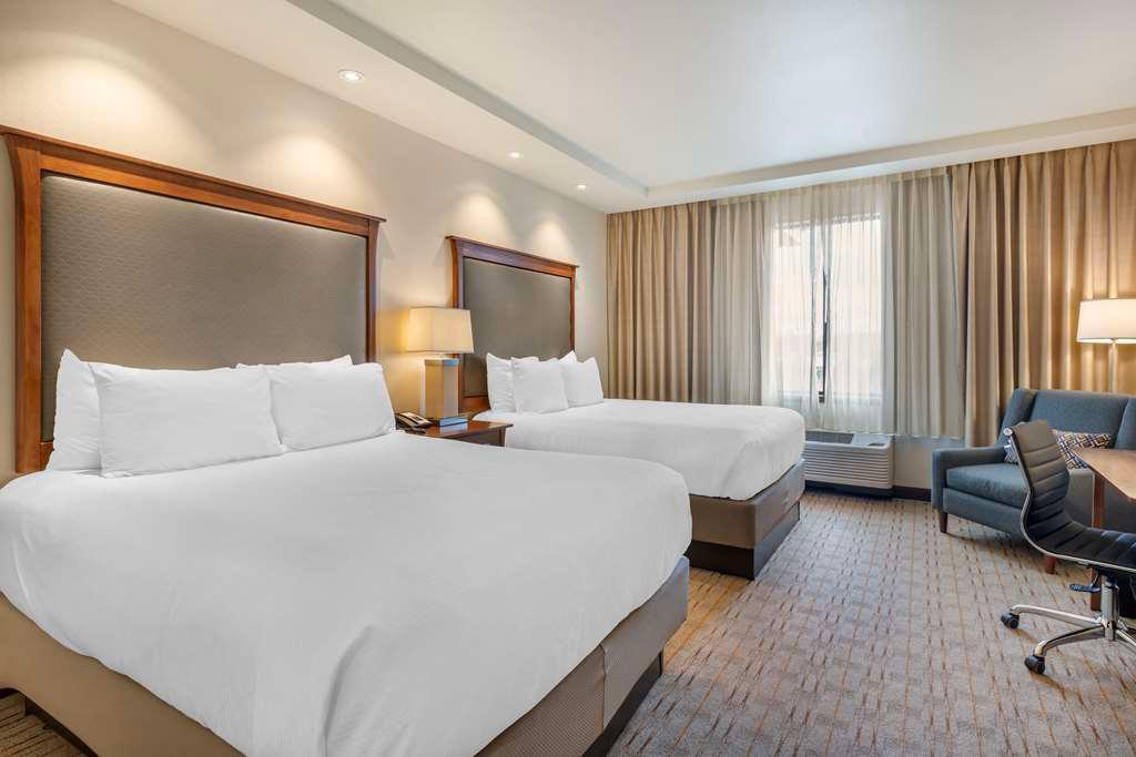 Фото Best Western Premier Boulder Falls Inn