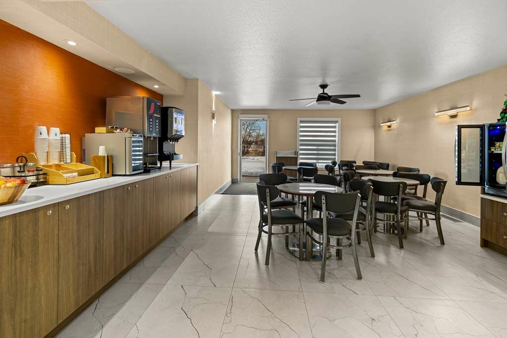 Фото SureStay Plus by Best Western Brooks