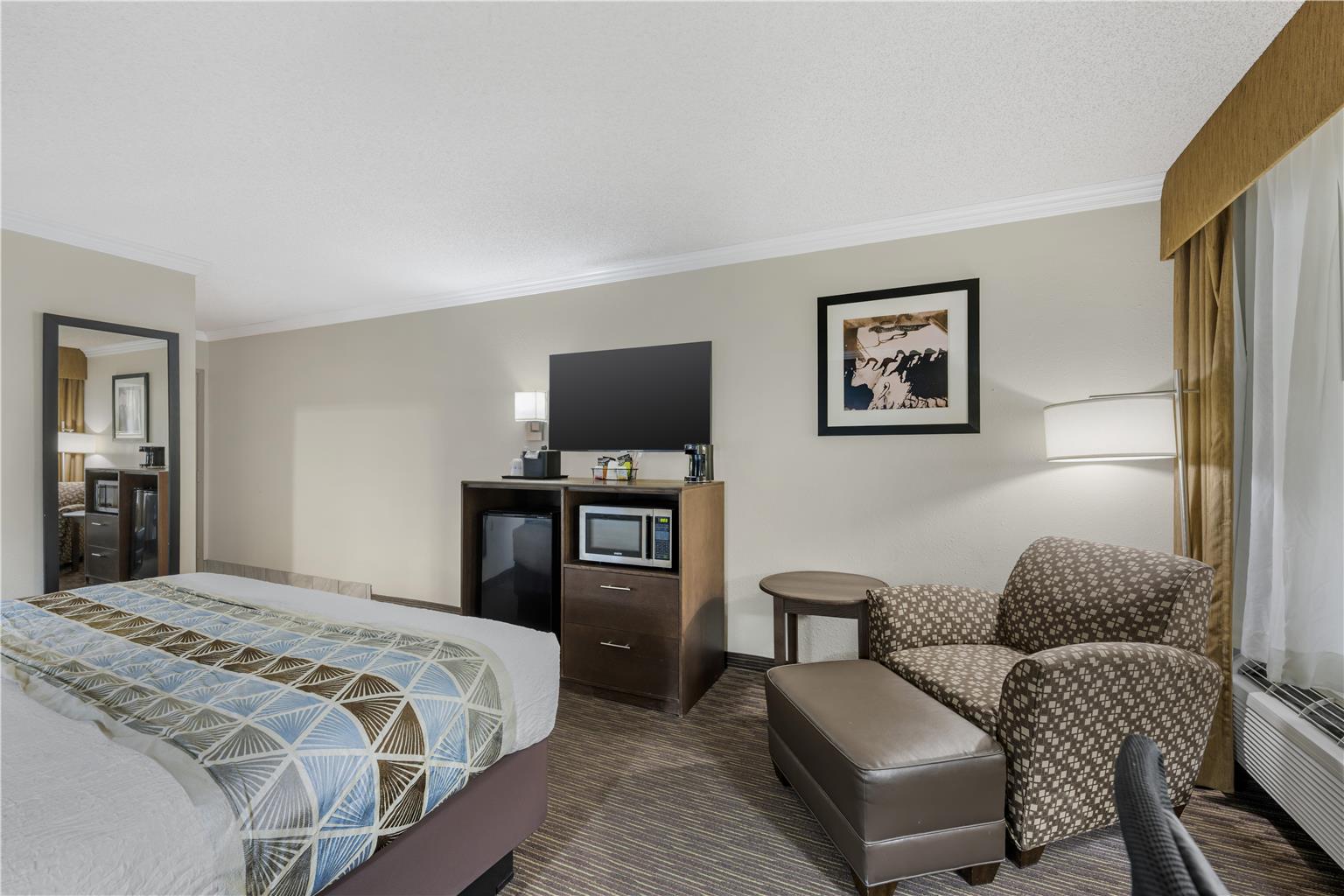 Фото Best Western Airport Albuquerque InnSuites Hotel & Suites
