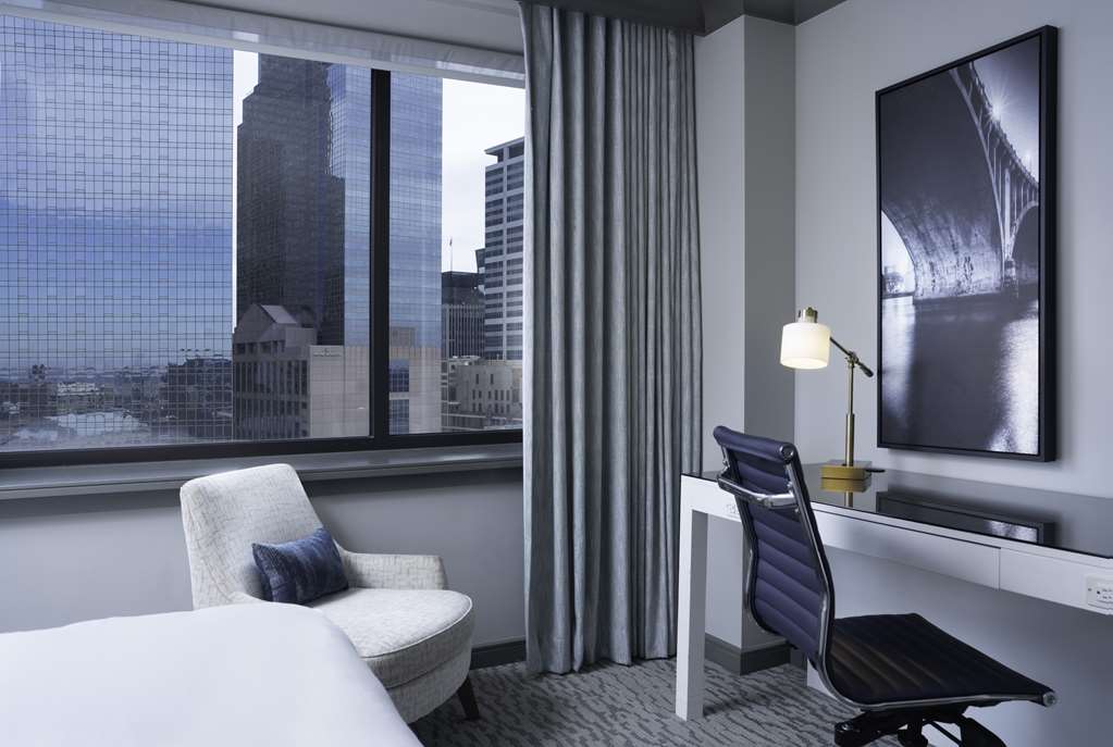 Фото Loews Minneapolis Hotel