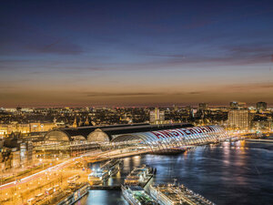 отель Movenpick Hotel Amsterdam City Centre