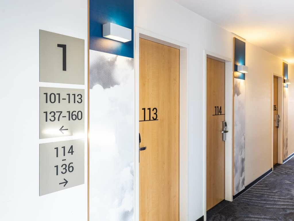 Фото Ibis Karlsruhe Hauptbahnhof