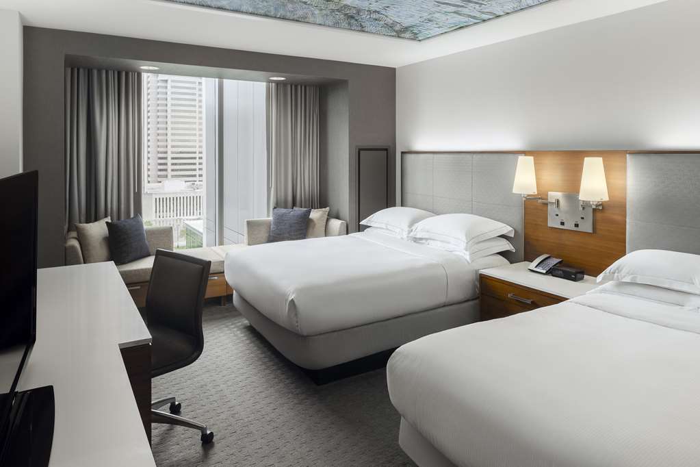 Фото Hilton Columbus Downtown
