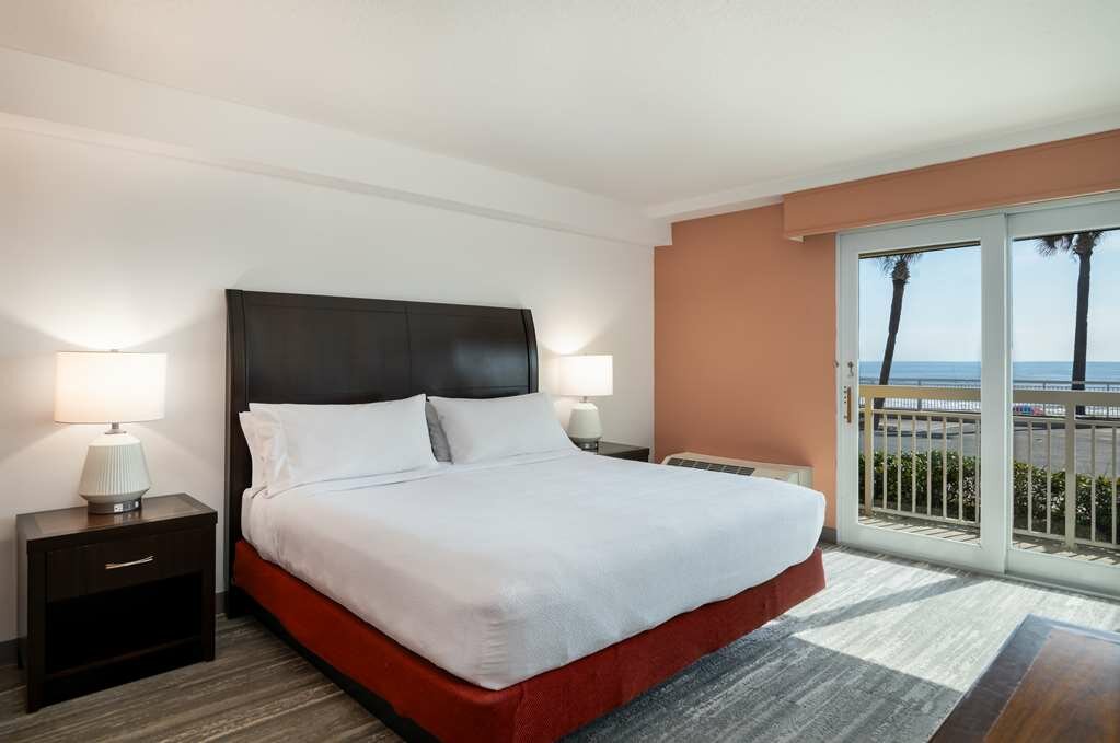Фото Hilton Garden Inn Daytona Beach Oceanfront