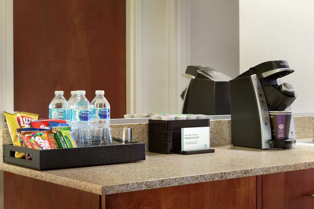 Фото Embassy Suites by Hilton Denver International Airport