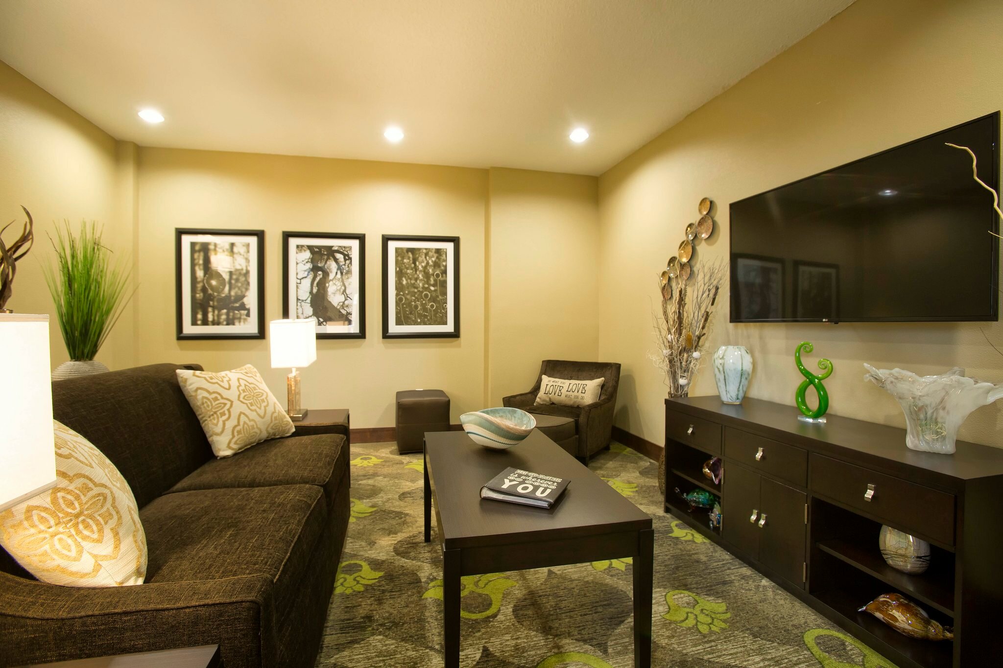 Фото Staybridge Suites Orlando at SeaWorld, an Ihg Hotel
