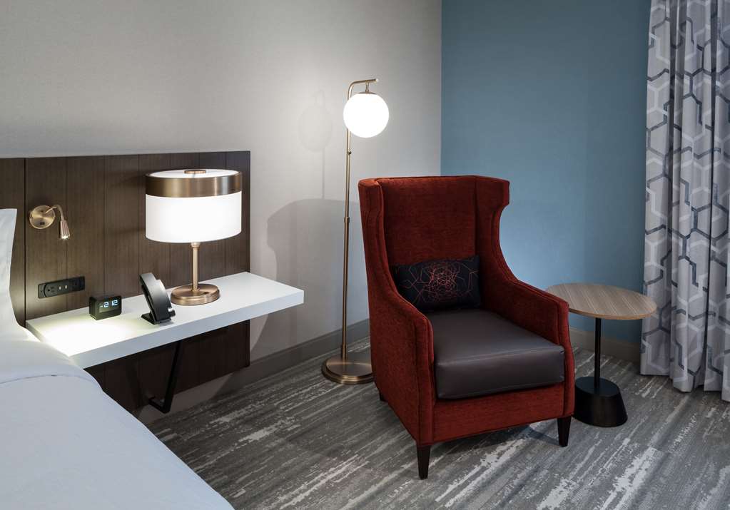Фото Hilton Garden Inn Madison Downtown