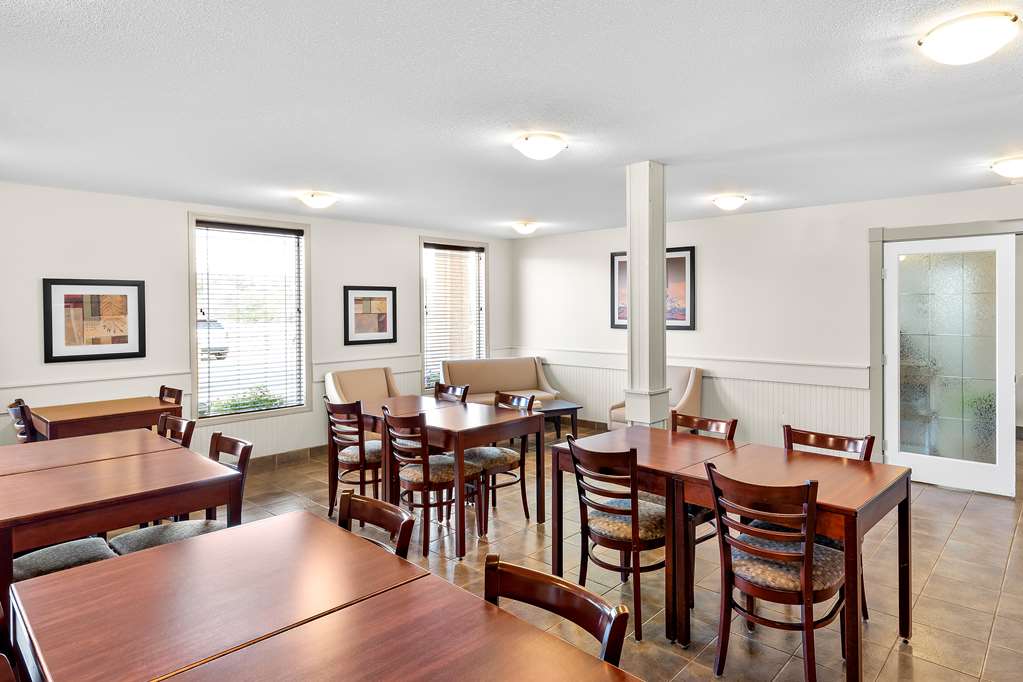 Фото Surestay Plus by Best Western Hardisty
