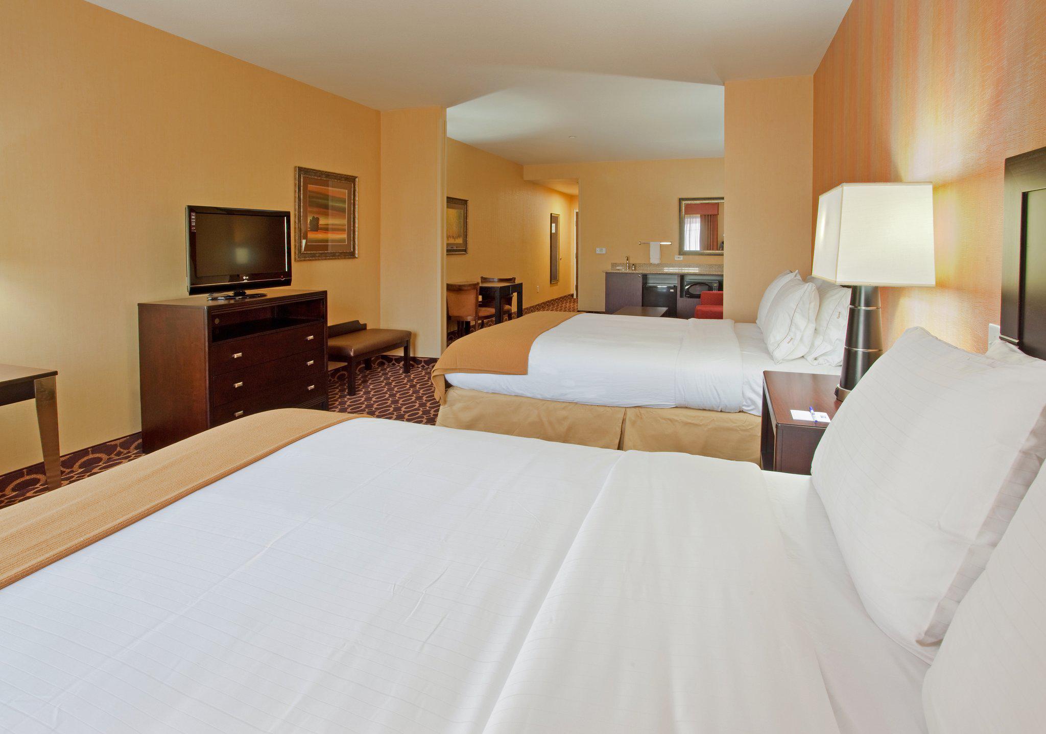 Фото Holiday Inn Express & Suites Sacramento Ne Cal Expo