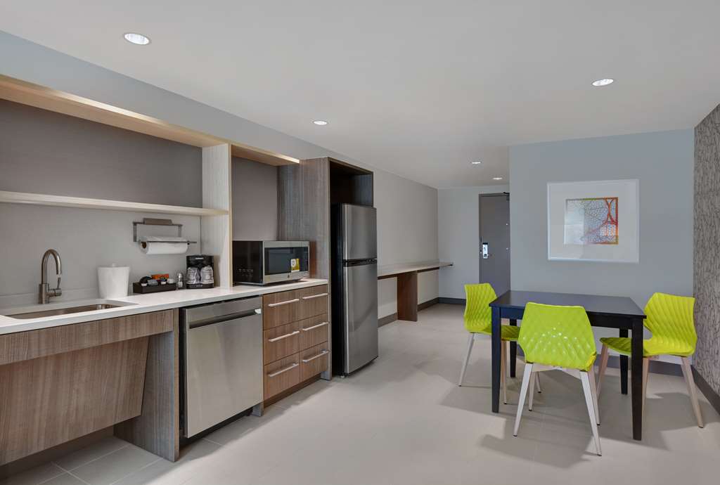 Фото Home2 Suites by Hilton Largo