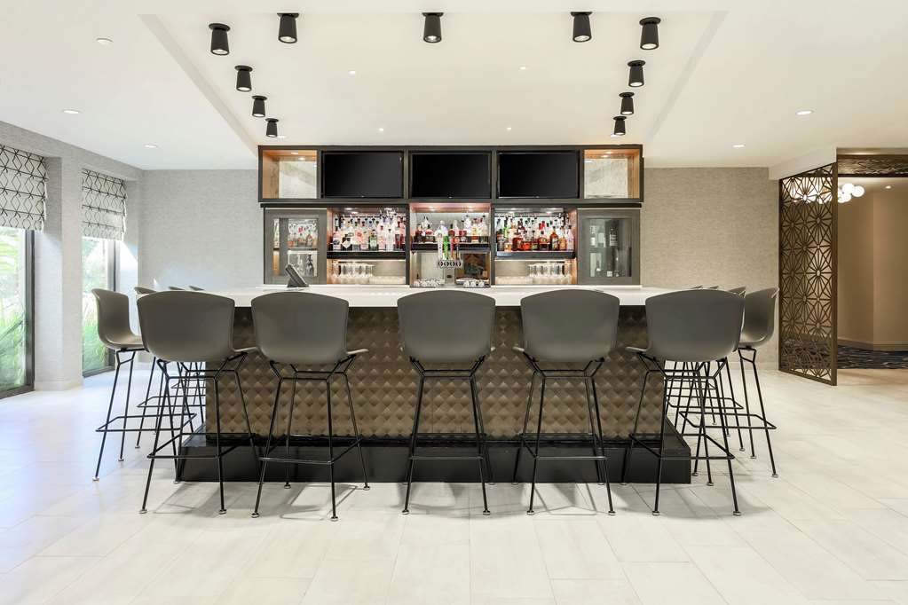 Фото DoubleTree by Hilton Austin - University Area