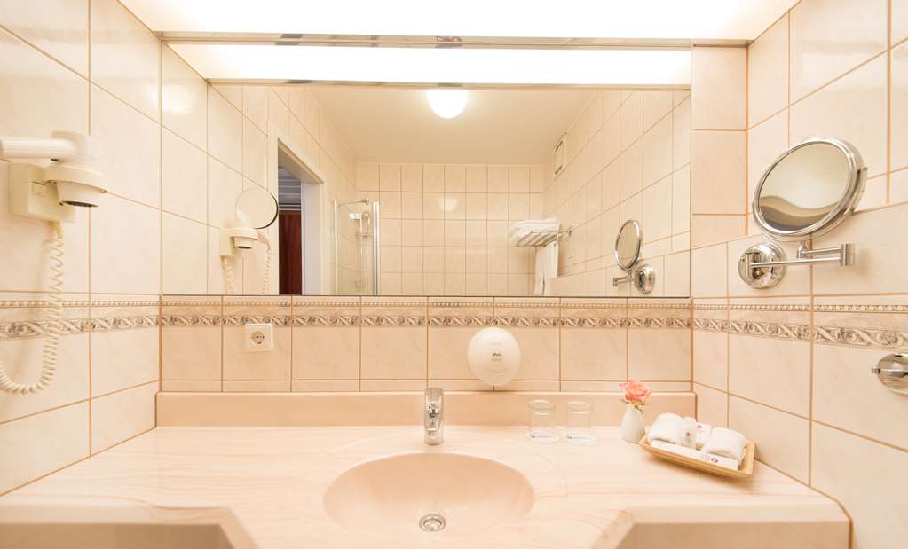 Фото Best Western Plus Delta Park Hotel