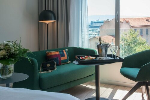 Гостиница Hôtel Mercure Ajaccio в Аяччо