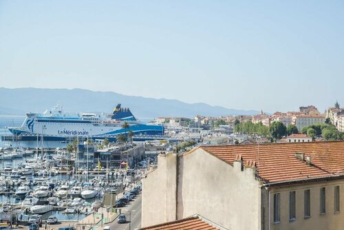 Гостиница Hôtel Mercure Ajaccio в Аяччо