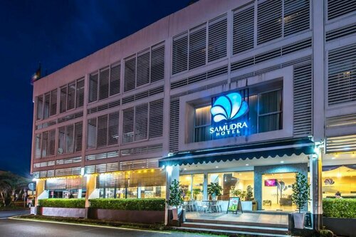 Гостиница Samudra Court Hotel в Кучинге