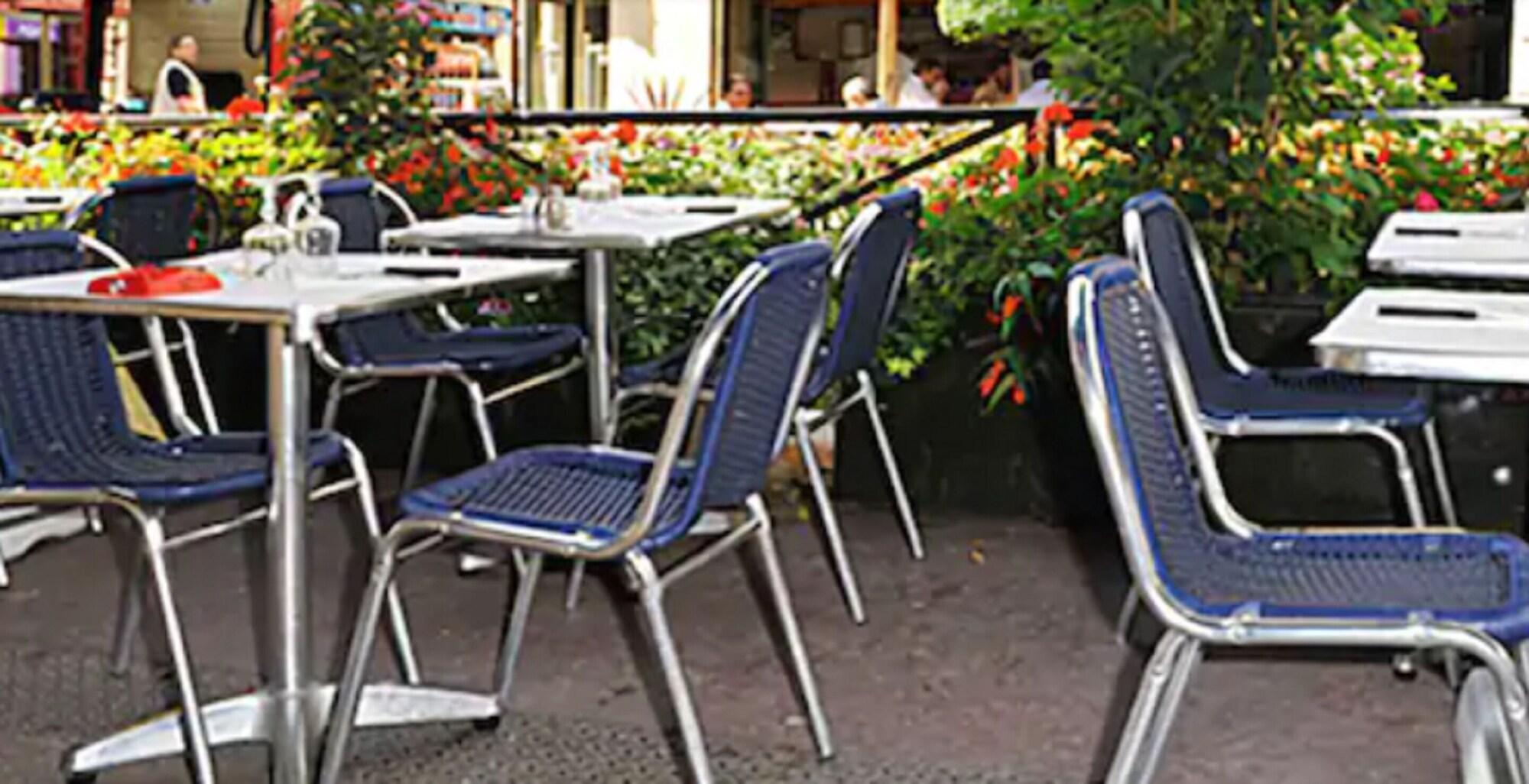 Фото Hotel Au Cadran Bleu