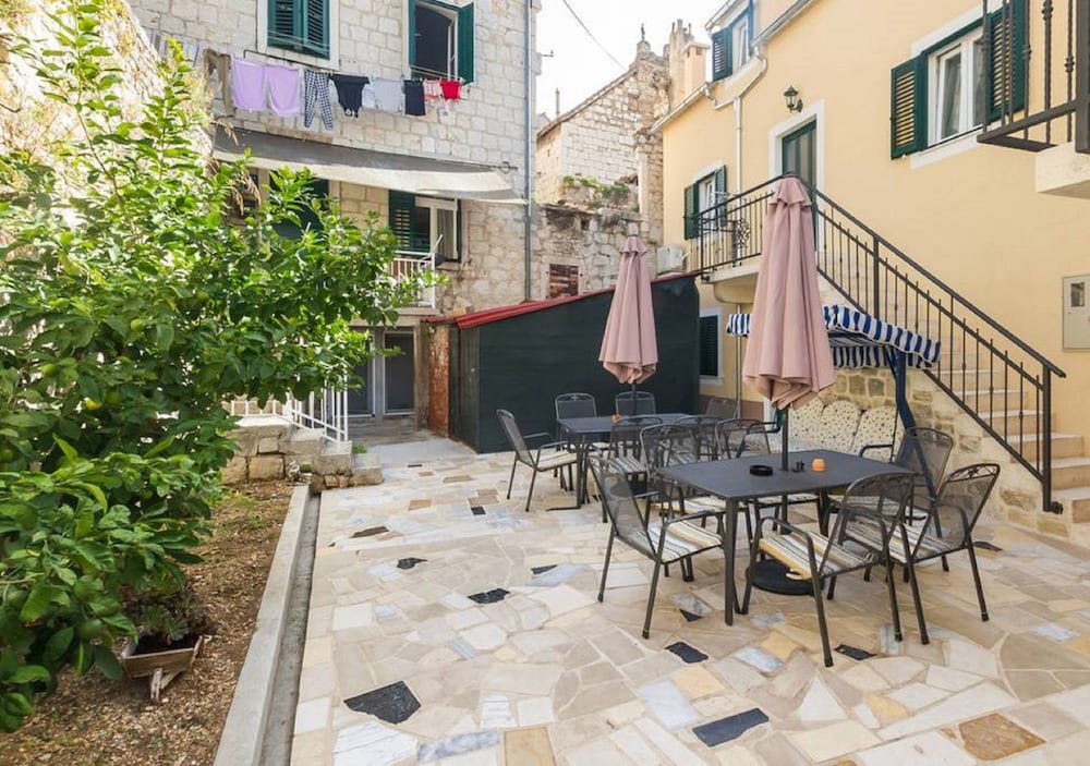 Фото Peruzovic Rooms & Apartments