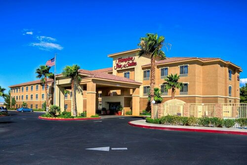Внешний вид отеля Hampton Inn & Suites Palmdale в Палмдейле, фото 1