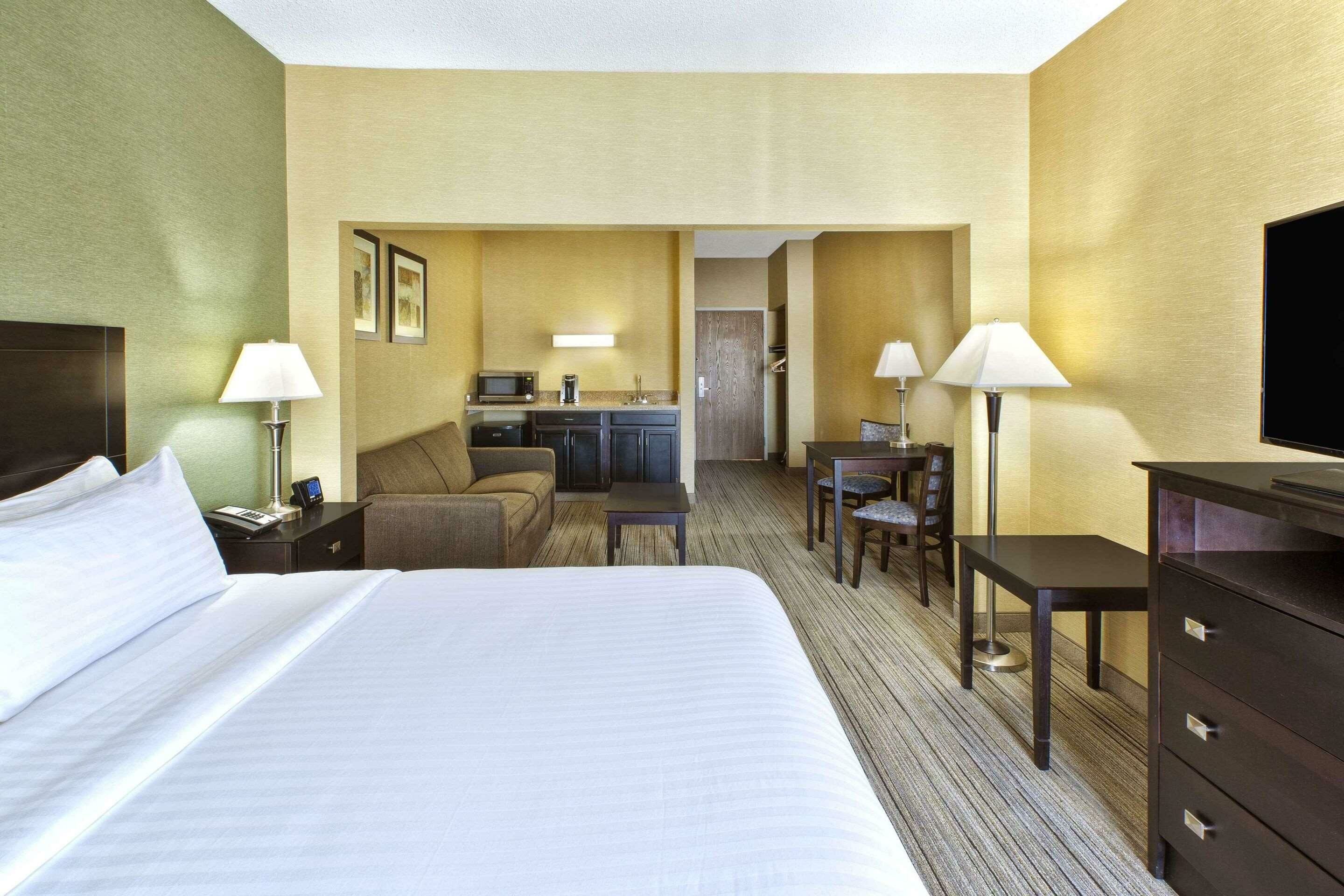 Фото Country Inn & Suites by Radisson, Benton Harbor-St. Joseph, Mi