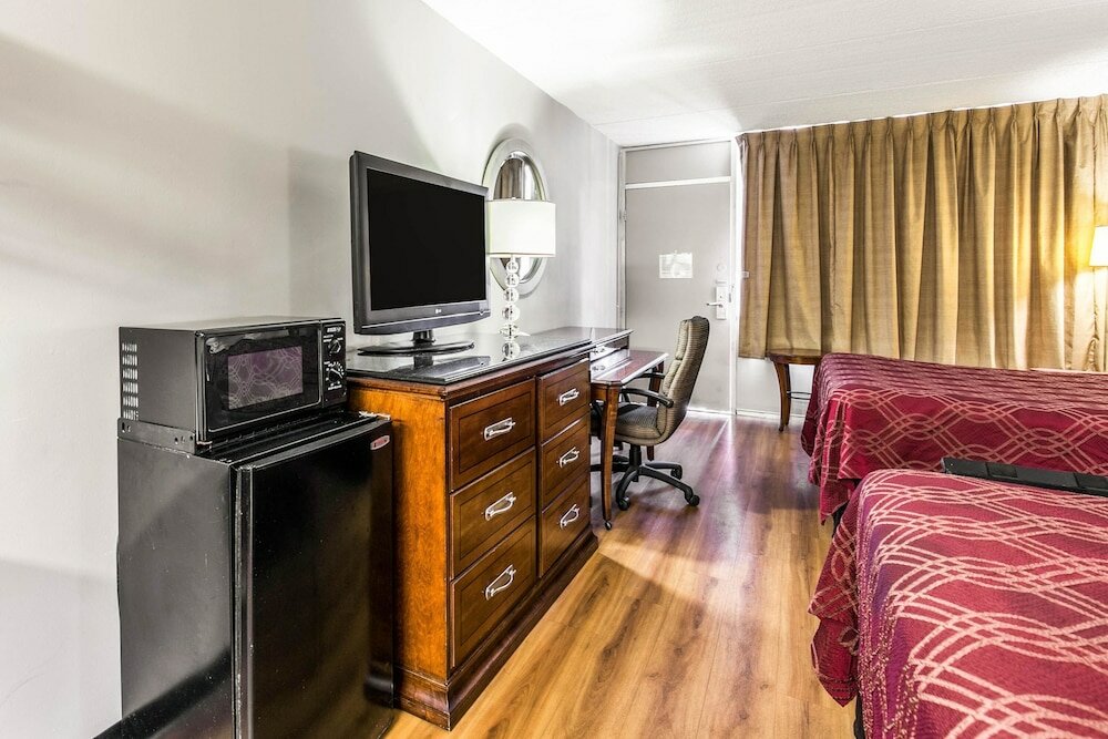 Фото Econo Lodge North