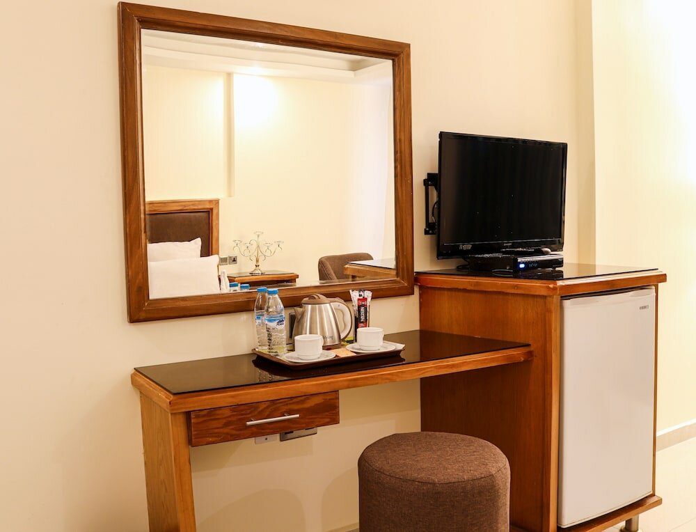 Фото Raed Hotel Suites