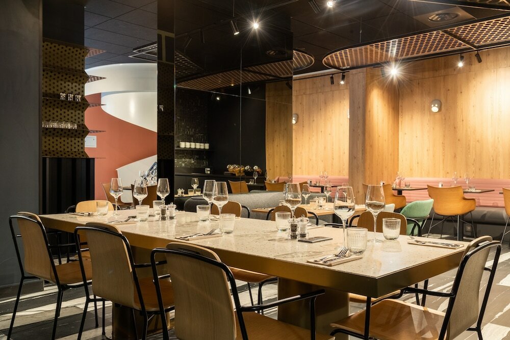 Фото TRIBE Paris La Défense Esplanade