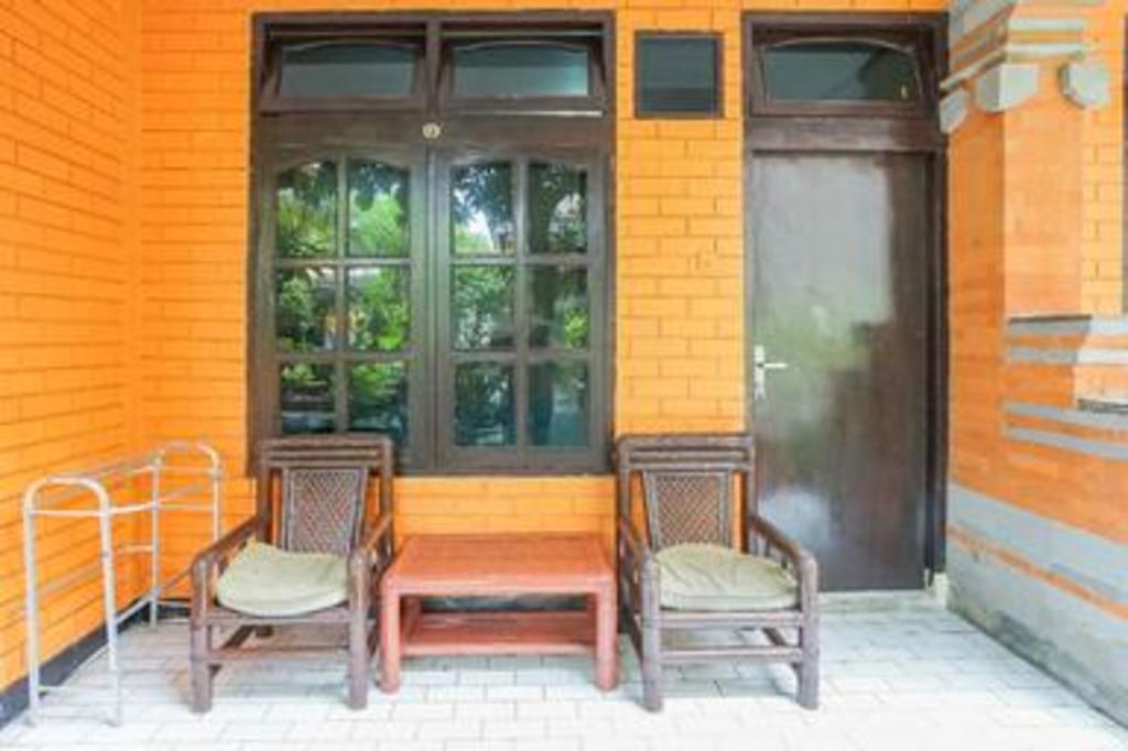 Фото Taman Mekar Beach Inn 2