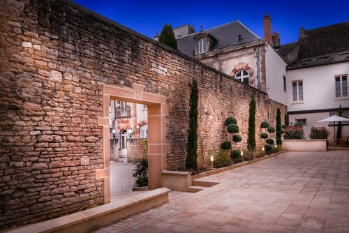 Гостиница L'Hôtel de Beaune в Боне