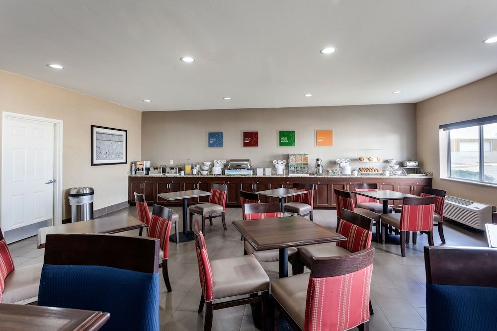 Фото Comfort Suites University