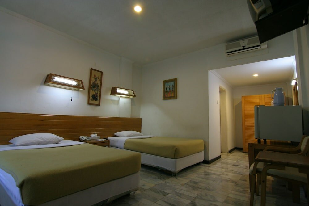 Фото Hotel Karthi