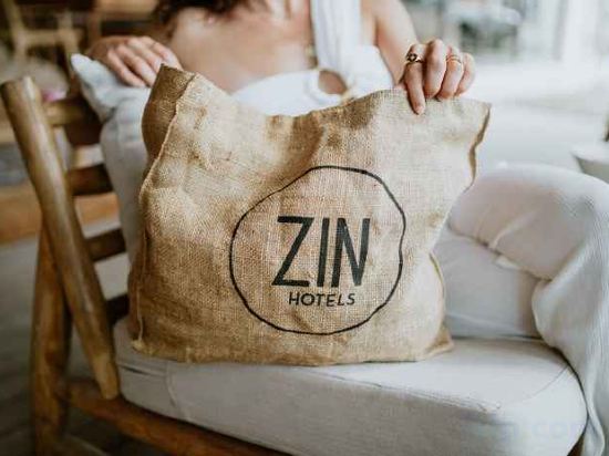 Фото Zin Canggu Resort & Villas