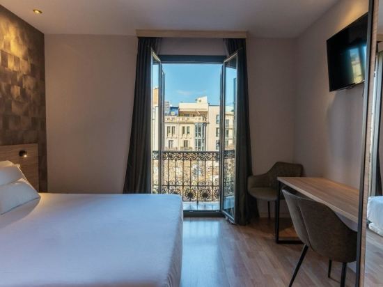 Фото Petit Palace Eixample
