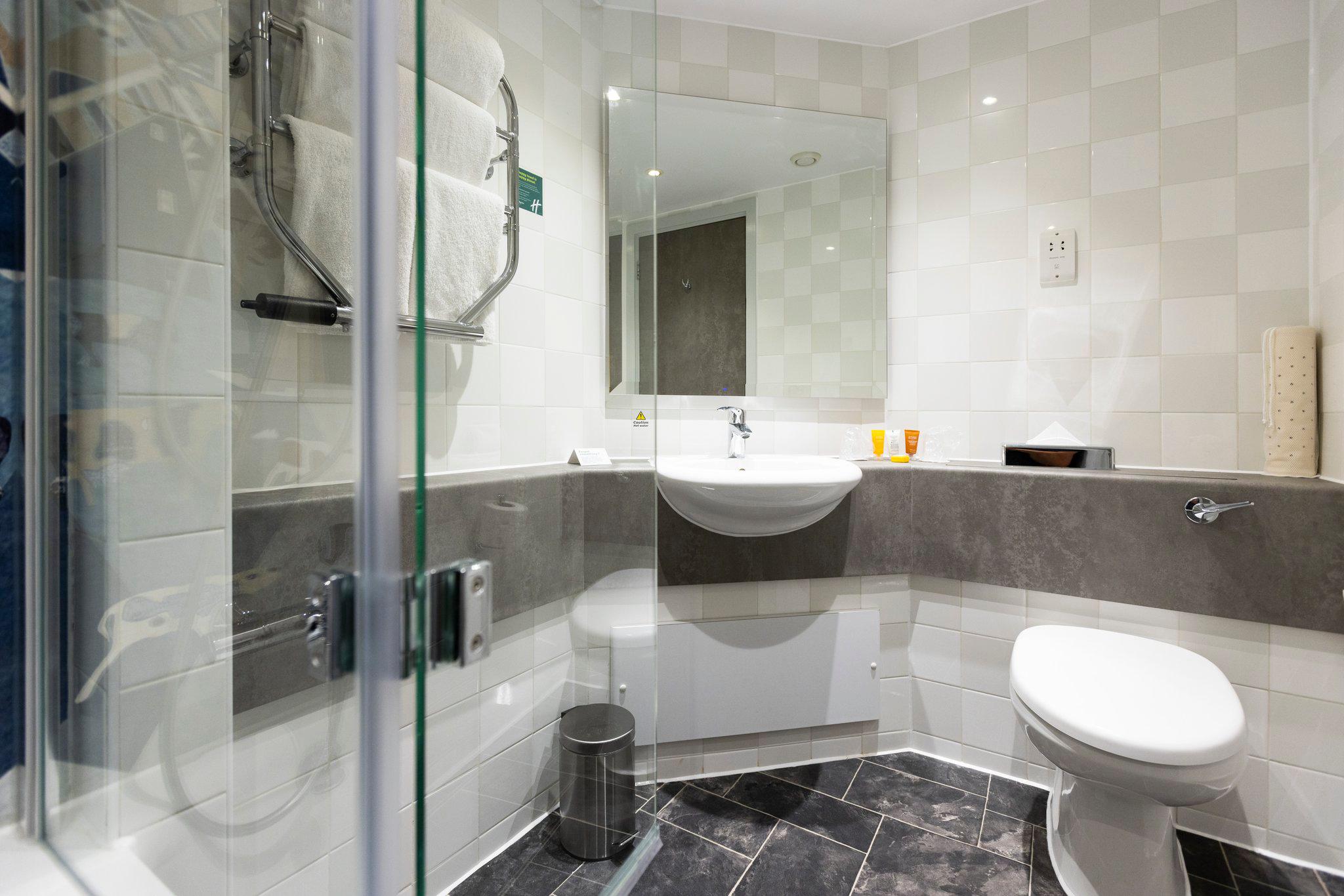 Фото Holiday Inn Milton Keynes - Central, an Ihg Hotel