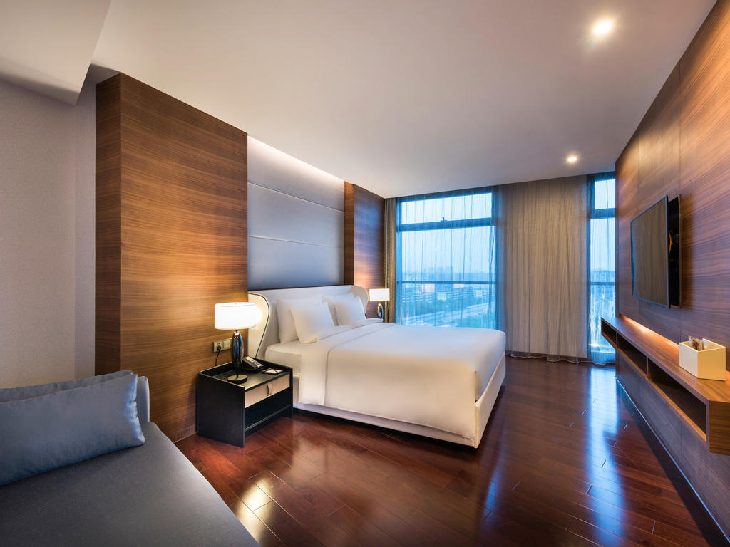 Фото Novotel Shanghai Hongqiao Hotel