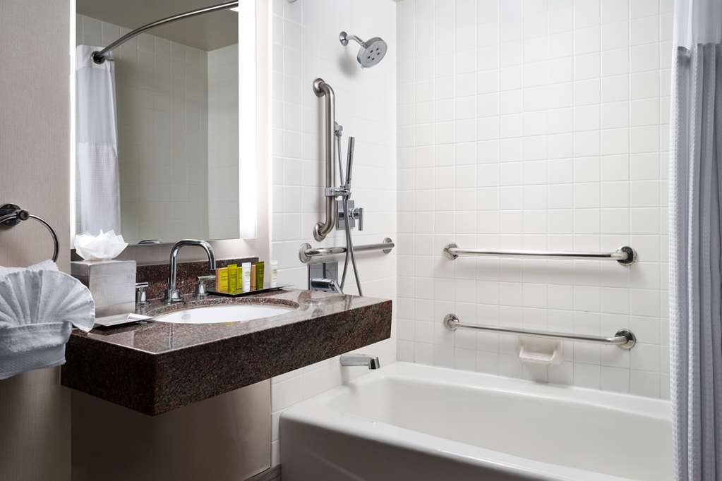 Фото Hilton Long Beach Hotel