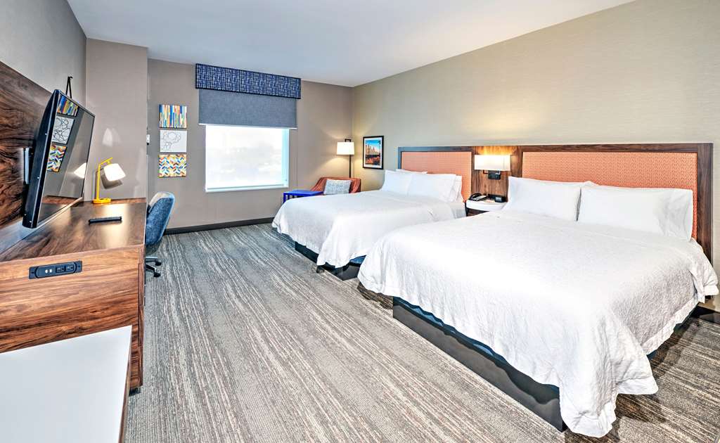 Фото Hampton Inn by Hilton Ottawa